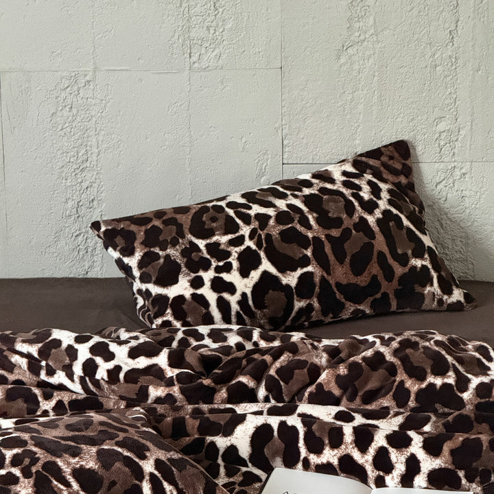 Luxuriöses Samt-Bettwäsche-Set mit Leopardenmuster