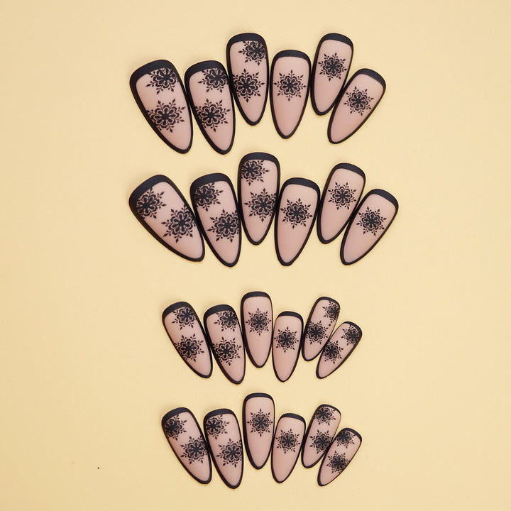 Künstlerische Matt-Press-On-Nagelkunst