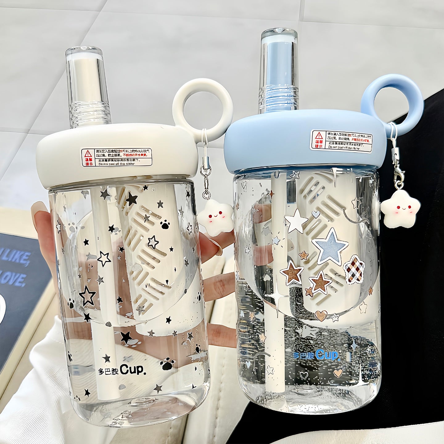 Damen Trinkflasche mit integriertem Fruchtfilter und charmantem Anhänger Karnz