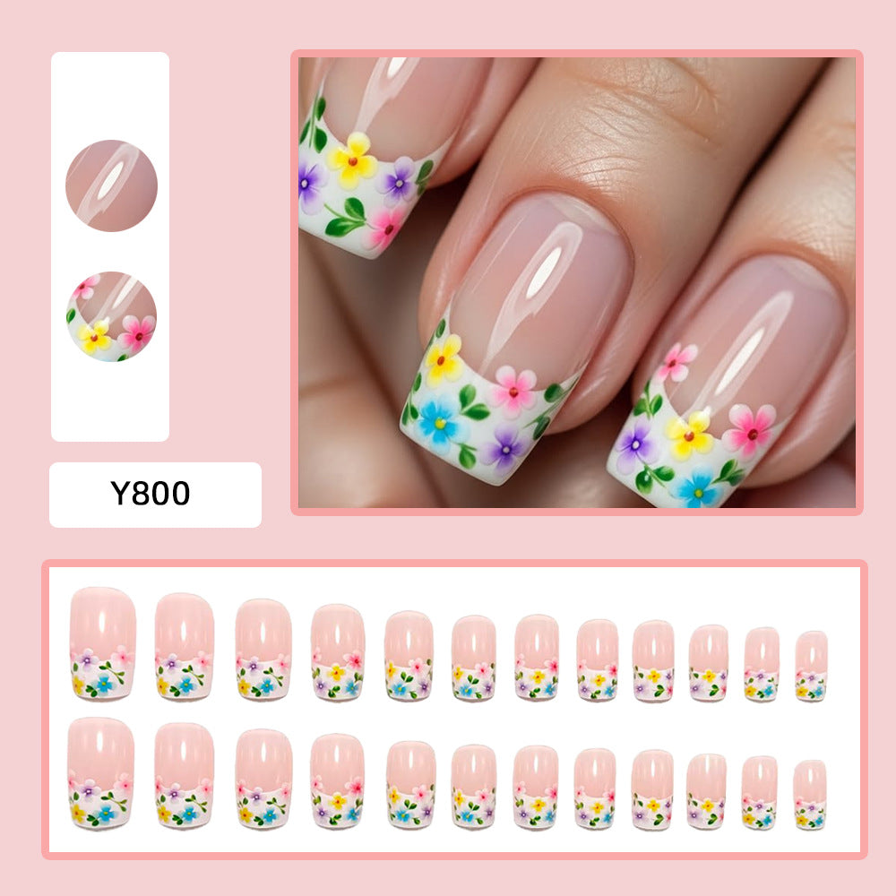 Kunstnägel mit Floralen Applikationen Karnz