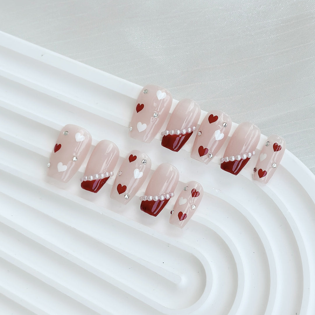 Herz dekoriertes Press-On Nagelset