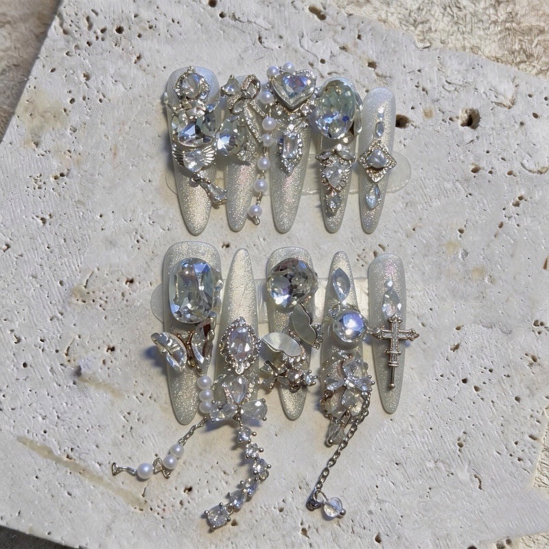 Dekorative Nagelkunst