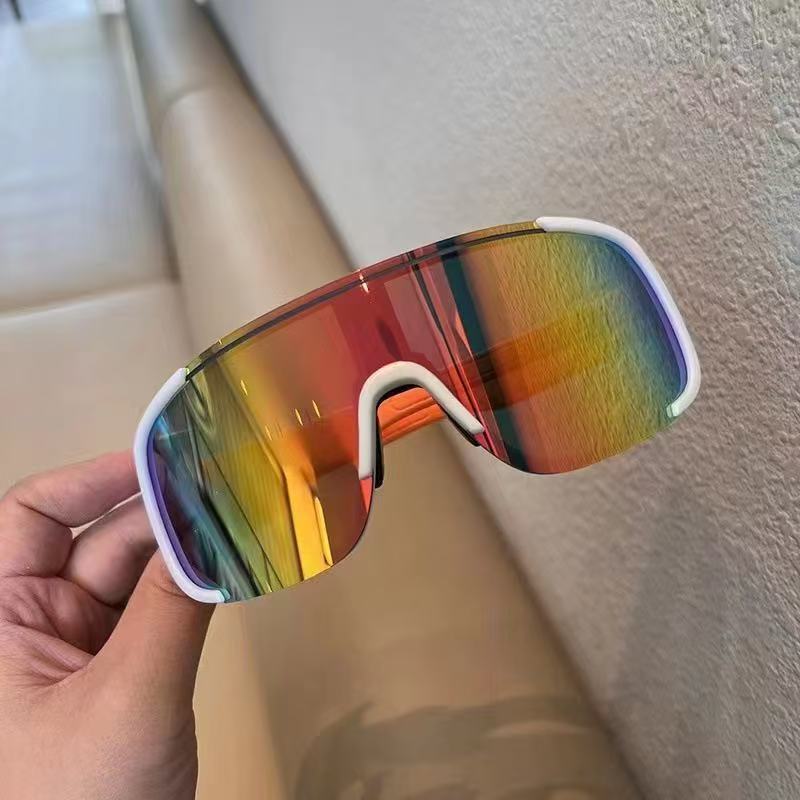 Sportliche Wickelsonnenbrille Karnz