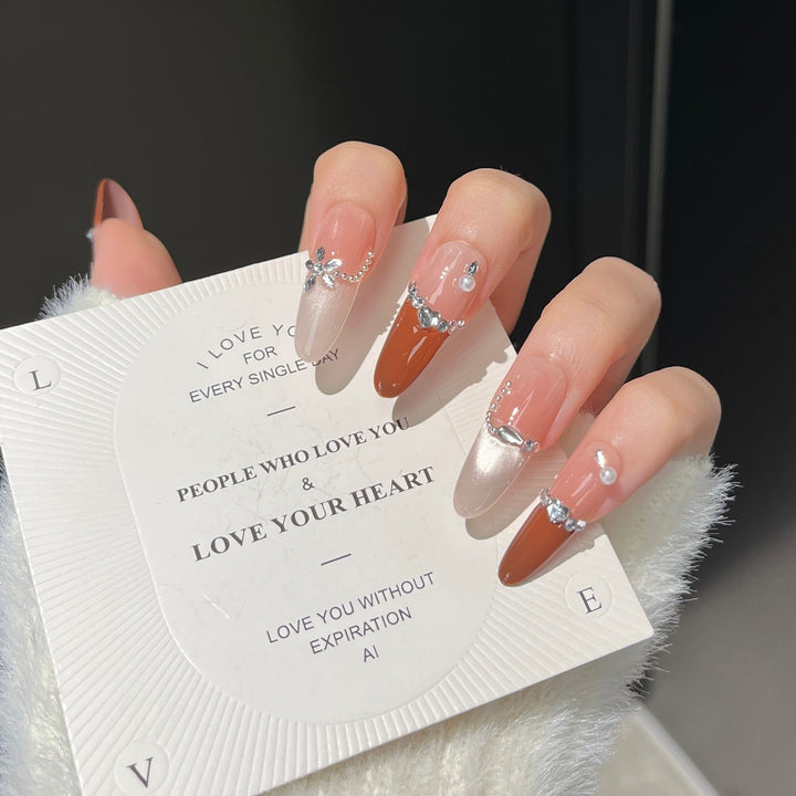Glamourös Kristall-Beschichtet Press-On Nageldesign Karnz