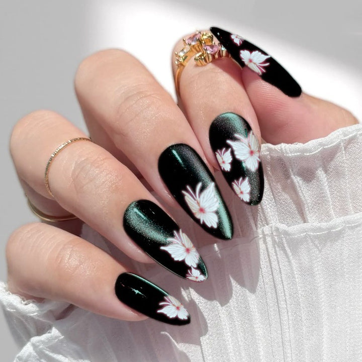 Floral Accent Press-On Nails Set Karnz