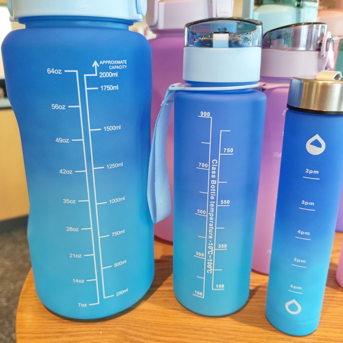 Damen Motivierende Trinkflasche mit Zeitmarkierungen Karnz