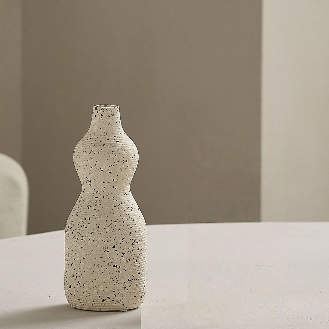 Elegante und Kunstvolle Keramikvase Karnz