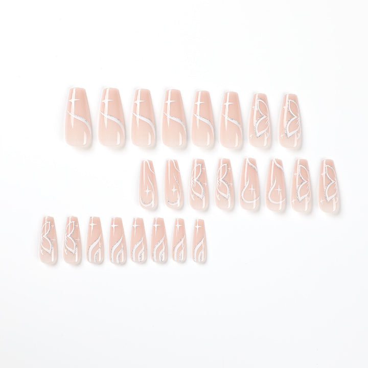 Elegante Nagelverlängerungen mit floralem Design Karnz