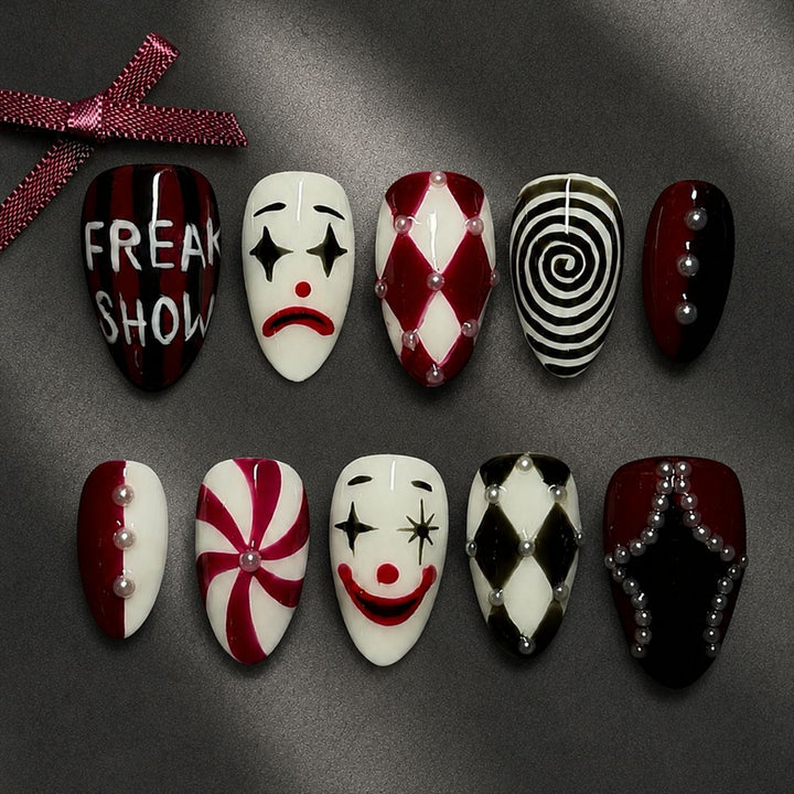 Kreatives Halloween Kunstnagelset mit Gruselmotiven Karnz