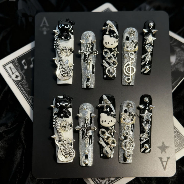 Künstlerisch thematisiertes Nagelkunstset