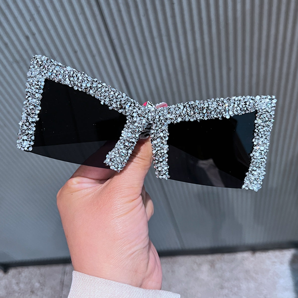 Damen Glamouröse Oversized-Sonnenbrille mit funkelndem Kristallrahmen Karnz