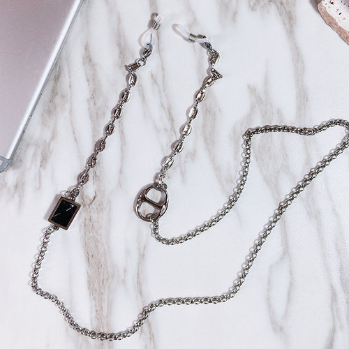 Elegante Brillenhalterkette mit Edlem Anhänger Karnz
