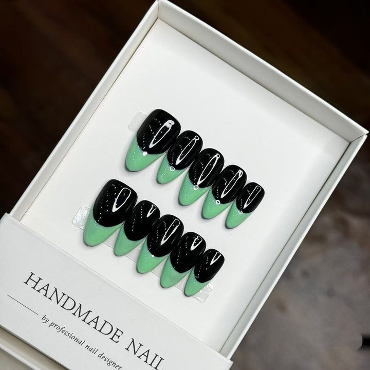 Künstlerisches Press-On-Nagelset mit elegantem Ombre-Design