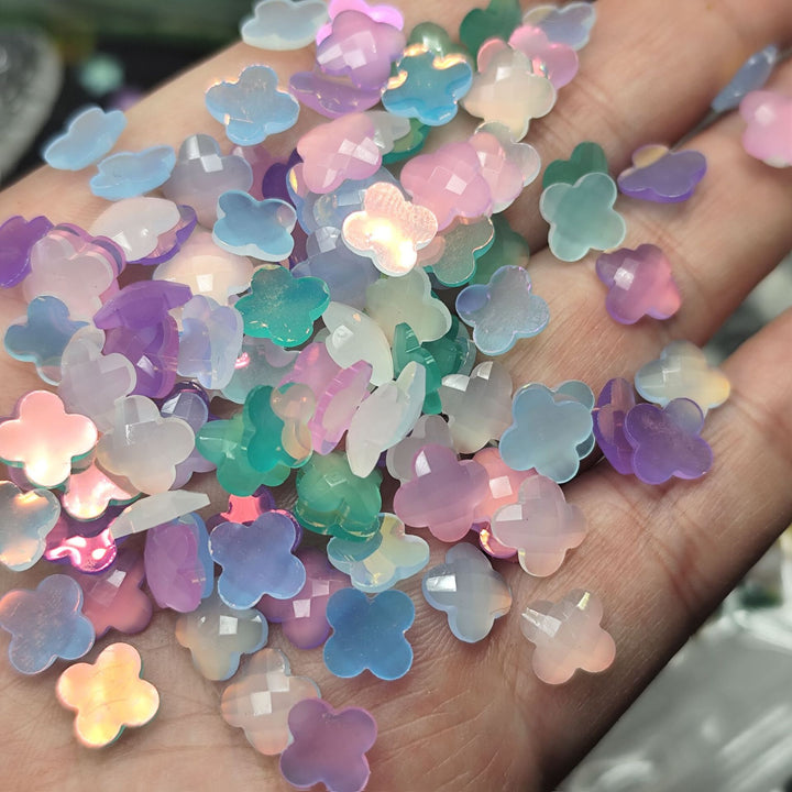 Schmuckhafte Acrylblüten Karnz