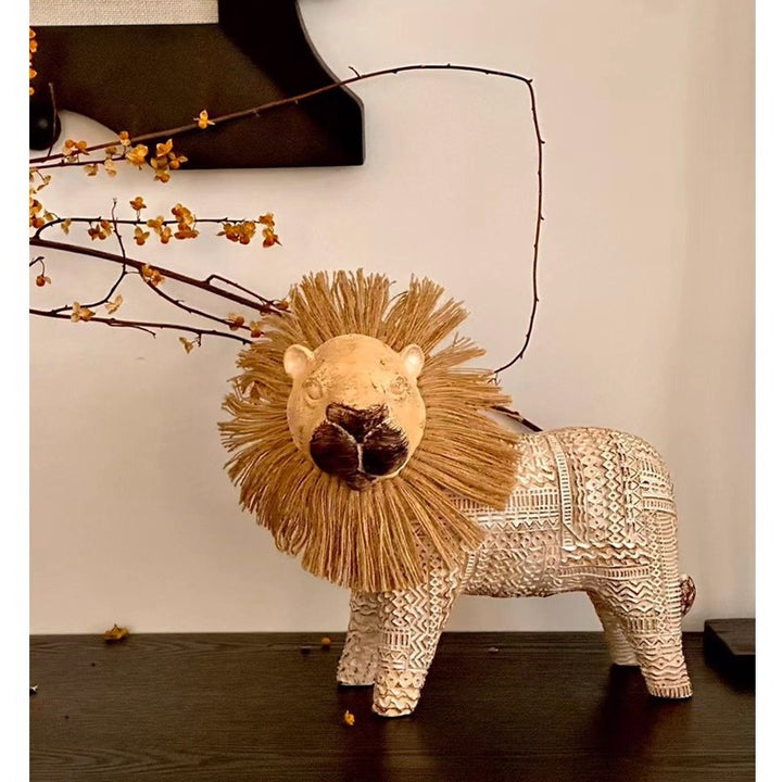 Künstlerische dekorative Löwenstatue