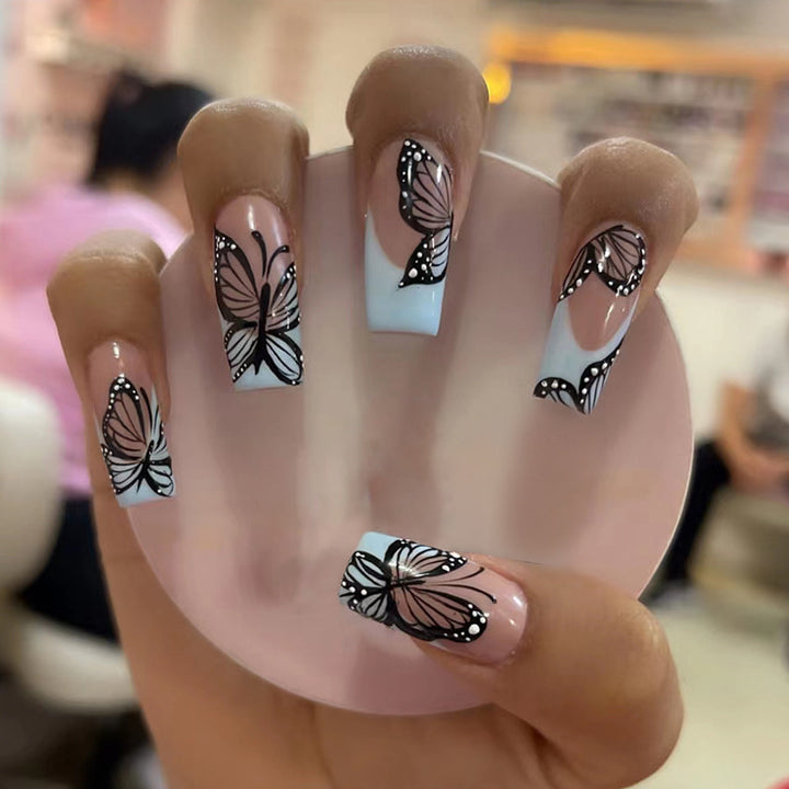 Künstlerisches Schmetterlingsdesign Press-On Nagelspitzen Karnz