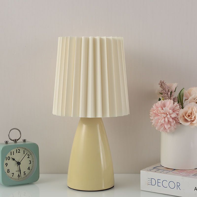 Moderne stilvolle Tischlampe