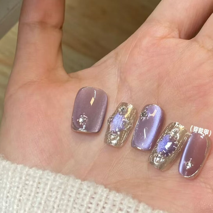 Dekorative Nagelkunst Karnz