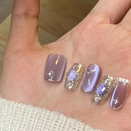 Dekorative Nagelkunst Karnz