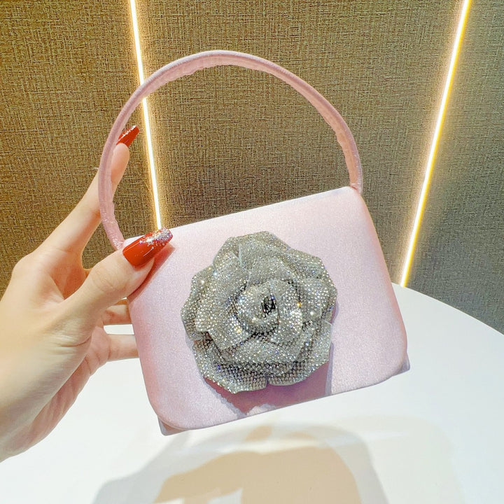 Elegante Satinkleid Abendtasche