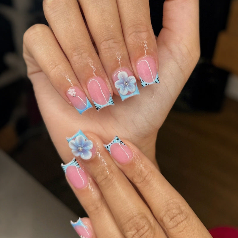 Künstliche Fingernägel mit floralen Designs Karnz