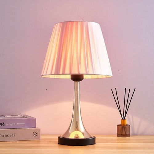 Elegante moderne Tischlampe