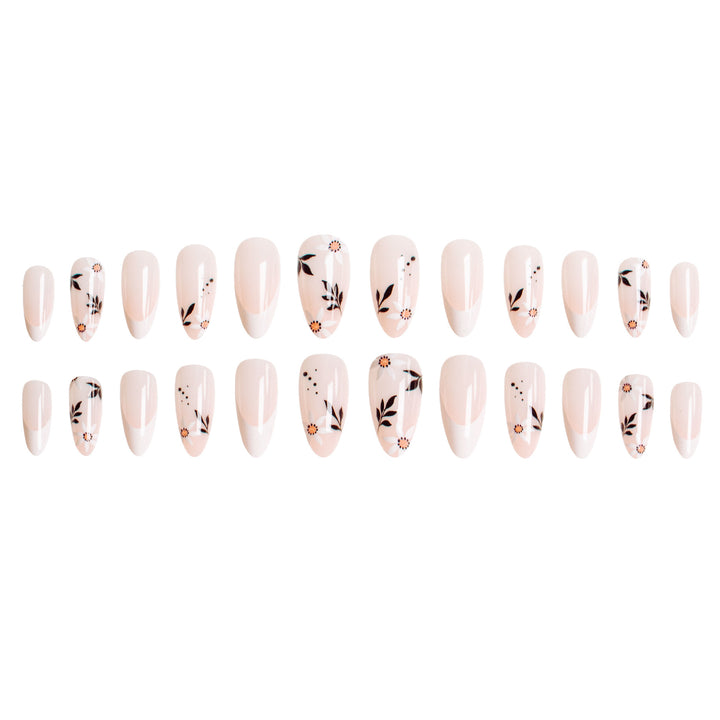 Stylische florale Nagelkunst