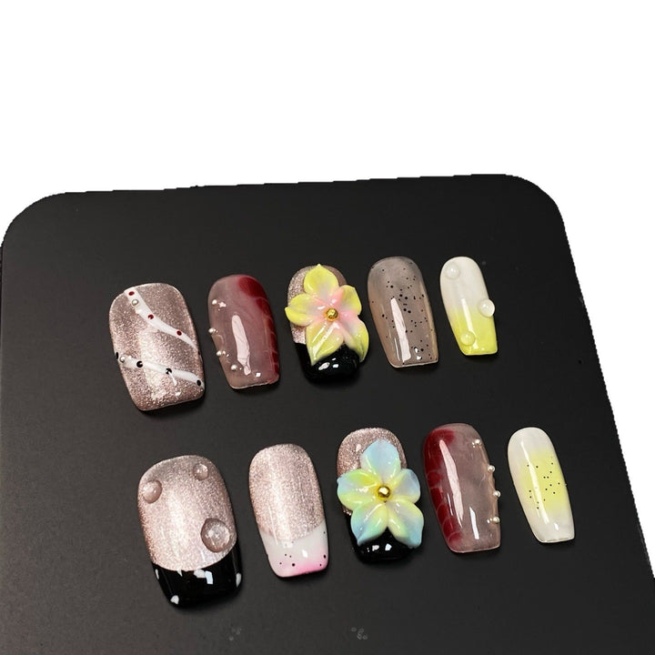 Künstlerisches dekoratives Press-On-Nagelset