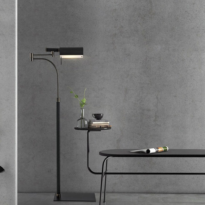 Verstellbare Lese-Stehlampe