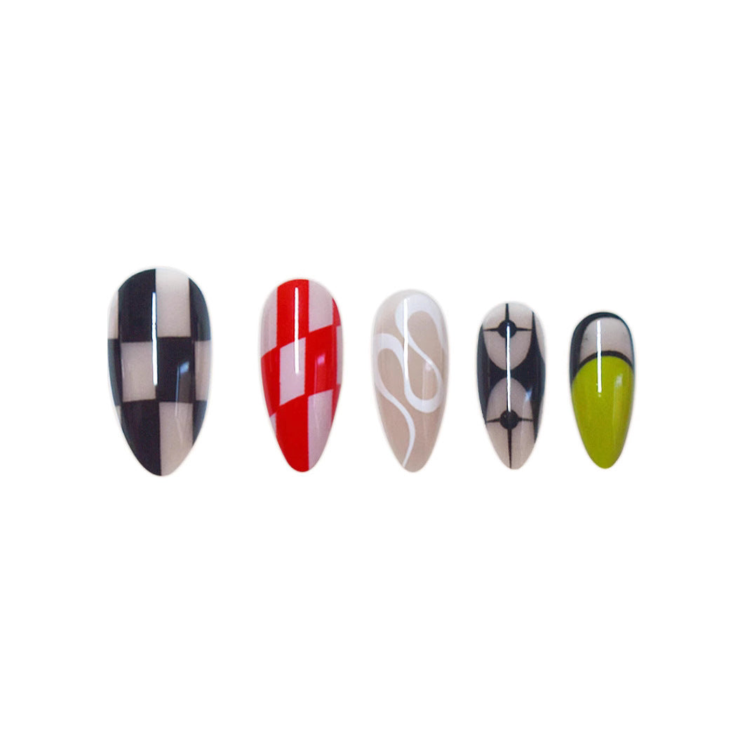 Künstlerische Stiletto Press-On Nagelkunst Karnz