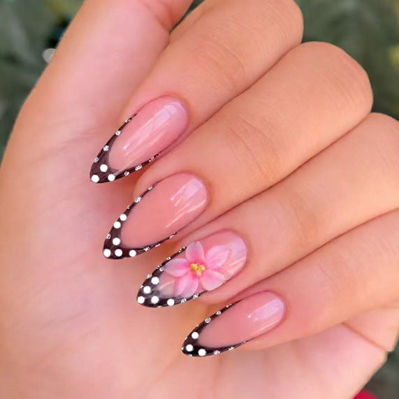 Blumenakzent Stiletto Nagelkunst Karnz