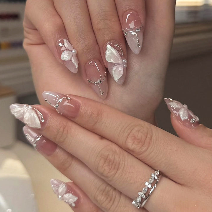 Kunstnagelset mit exklusiven Glitzer- und Dekorationselementen Karnz