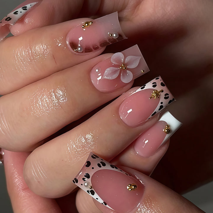 Dekorative 3D Floral Nagelkunst Karnz