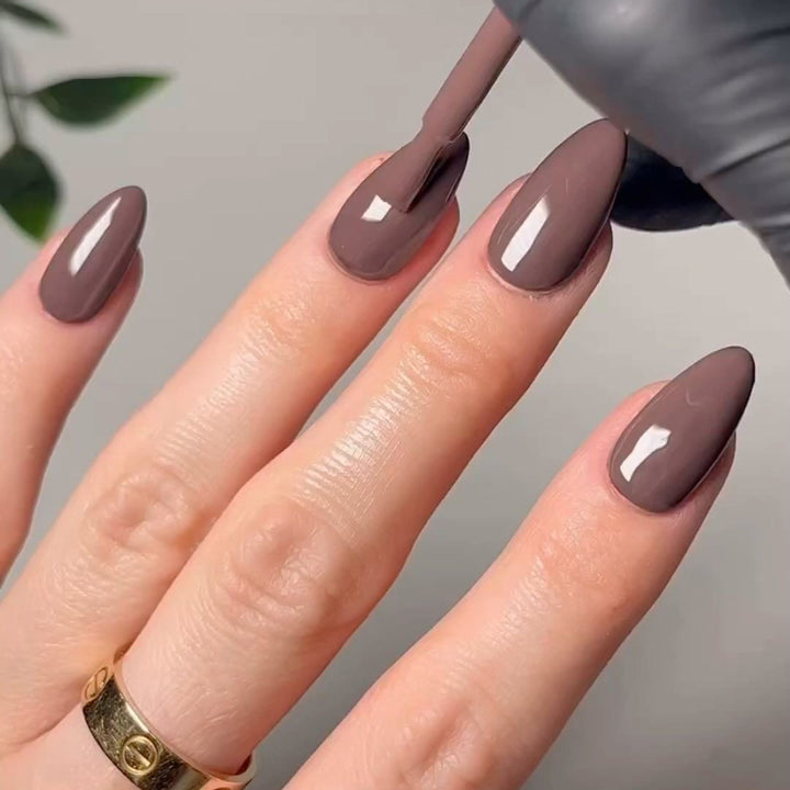 Hochwertige Nagelverlängerungen im eleganten Mandelform Karnz