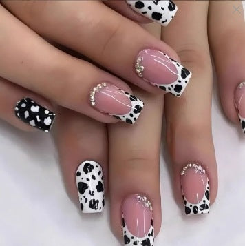 Dekoratives Acryl-Nageldesign Karnz 1789915886
