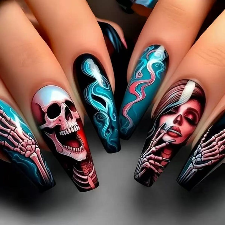 Kunstnägel mit Halloween-Motiven Karnz