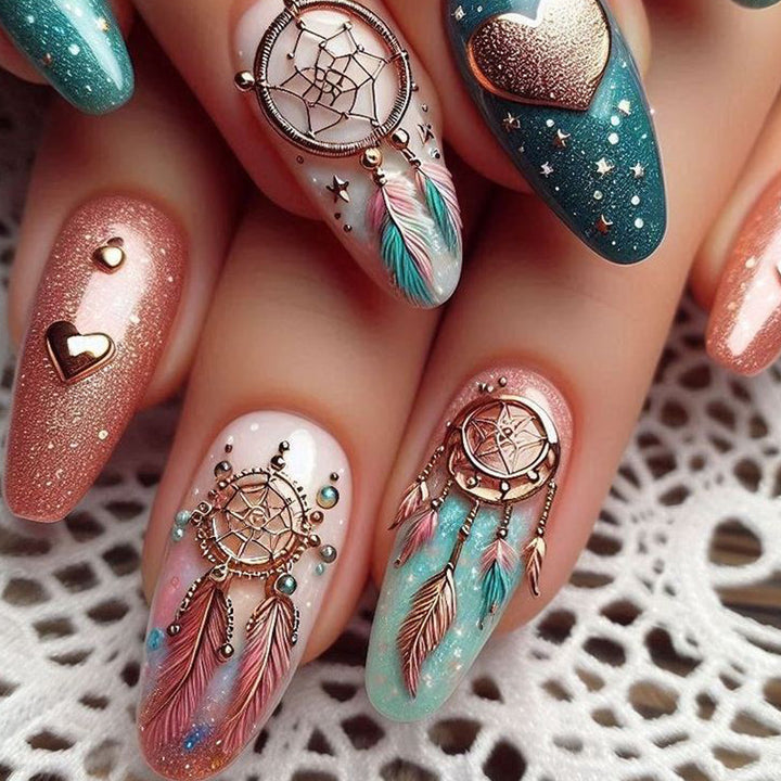 Kunstnägel mit Filigranem Traumfänger-Motiv Karnz