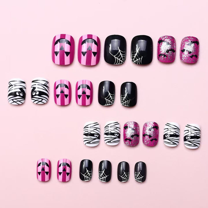 Kreatives Halloween-Nagelset Karnz