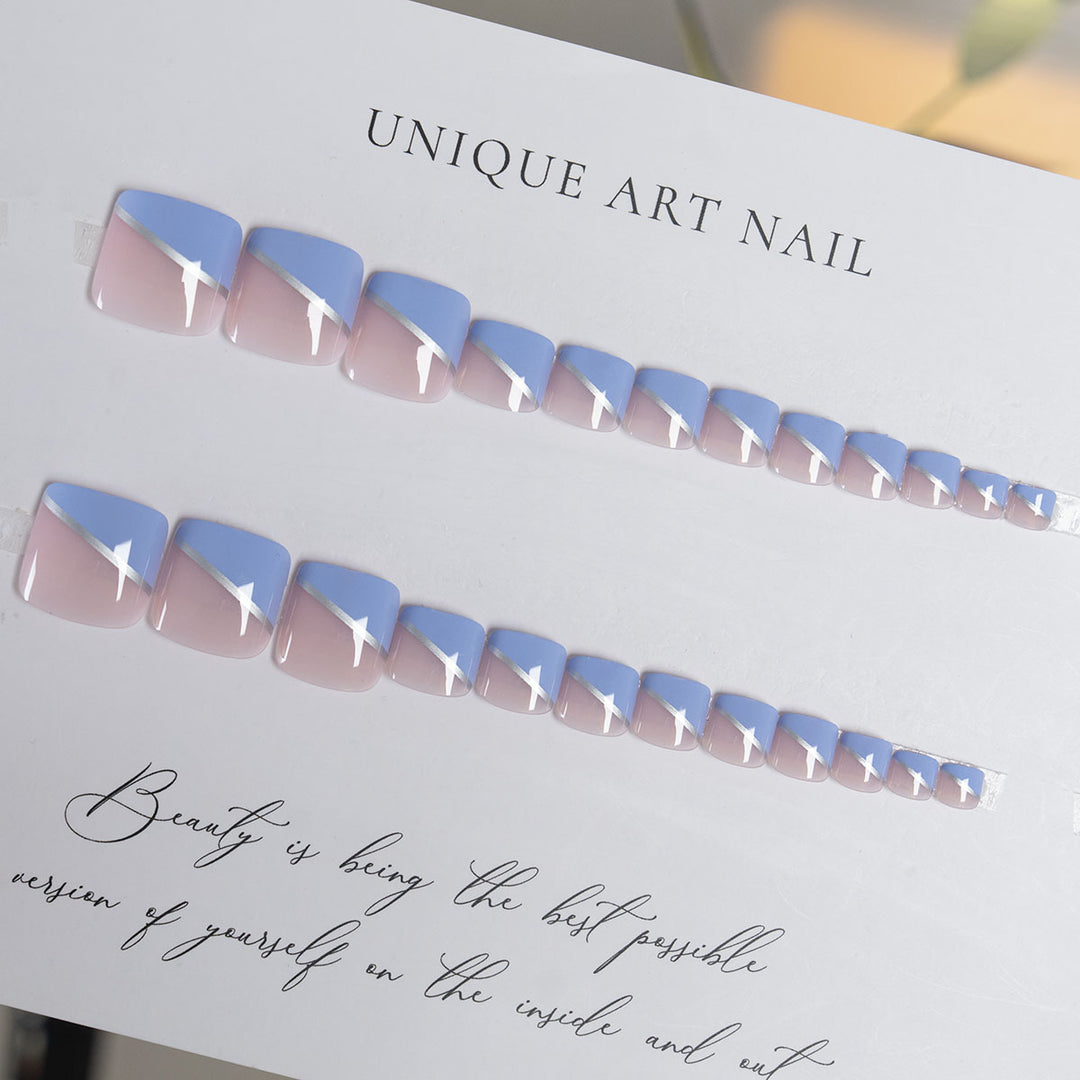 Künstlerische französische Tipp-Pediküre Nagelkunst