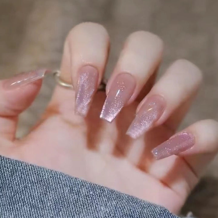 Glänzende Nagelverstärkungen
