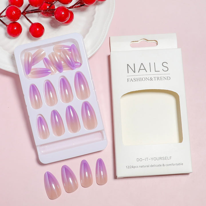 Glänzendes Faux-Nagel-Set Karnz