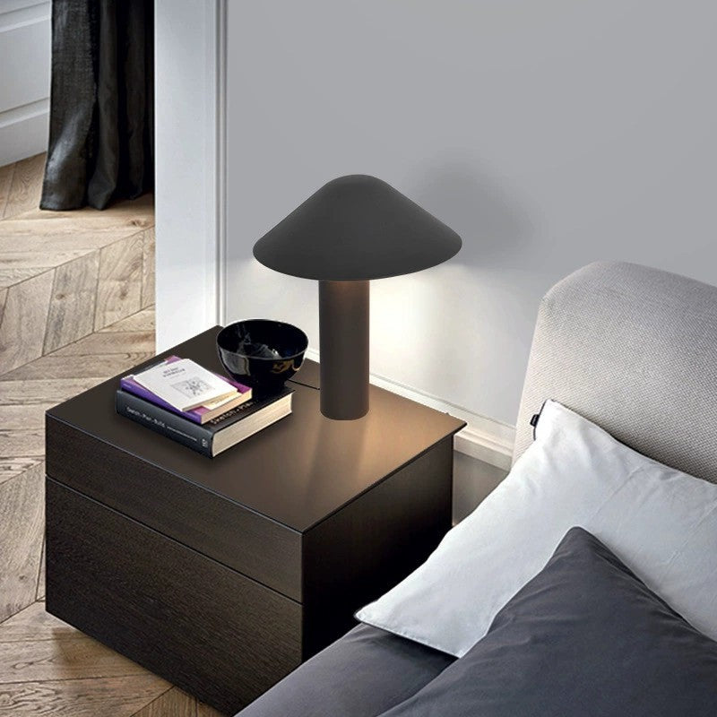 Moderne Minimalistische Tischlampe mit einzigartigem Schattendesign