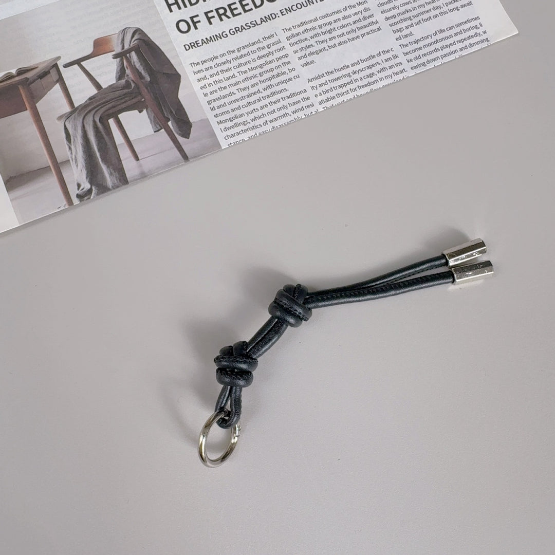 Stylischer Leder-Schlüsselanhänger Halter Karnz