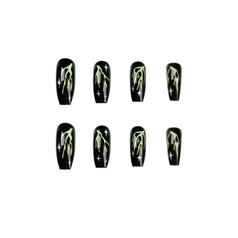 Kreative Nagelkunst mit Neon-Motiv Karnz