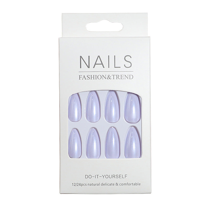 Glänzendes Faux-Nagel-Set Karnz