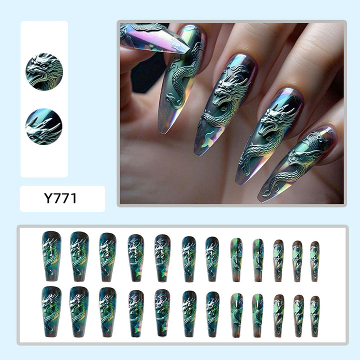 Kunstvolle 3D Nagelkunst Karnz