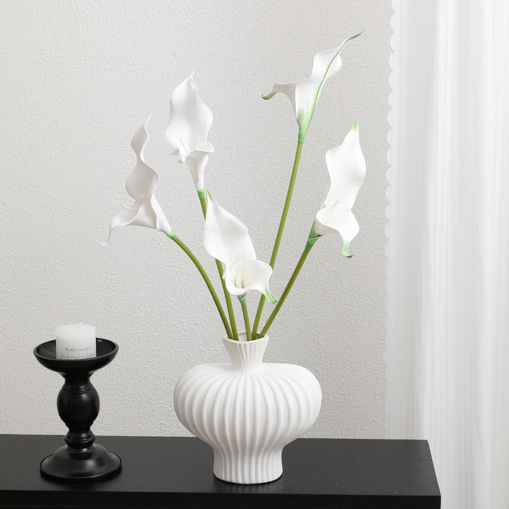 Künstlicher Calla-Blütenzweig mit realistischen Details Karnz
