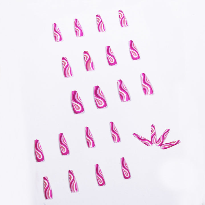 Kunstvolle Acryl-Nägel im Ombre-Design mit modernen Wellenmustern Karnz