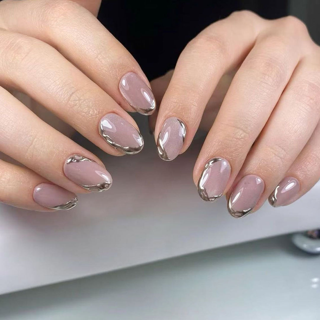 Dekorativer Press-On-Nagelset mit einzigartigen Kunstdesigns