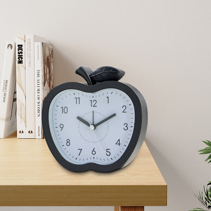 Nostalgischer Tischwecker Im Kreativen Haus-Design Karnz